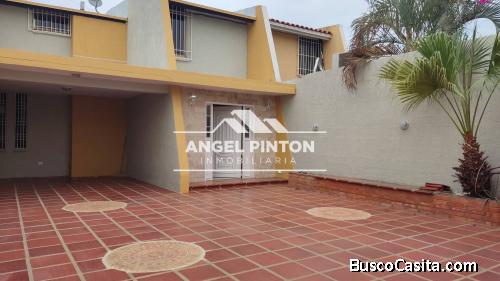 CASA EN VENTA LAGO MAR BEACH MARACAIBO API 5042 ELIDA HERNANDEZ ANGEL PINTON FS T.W.