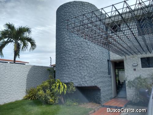 Bella Casa De 2 Niveles En Esquina , Conjunto Privado