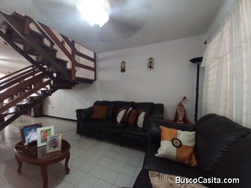 Casa En Urb La Rosaleda Excelente Ubicación