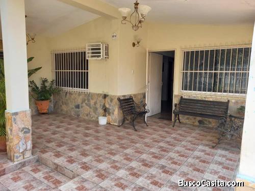 Eglée Suárez Vende Casa de 2 plantas en la Urb. La Esmeralda. San Diego. 