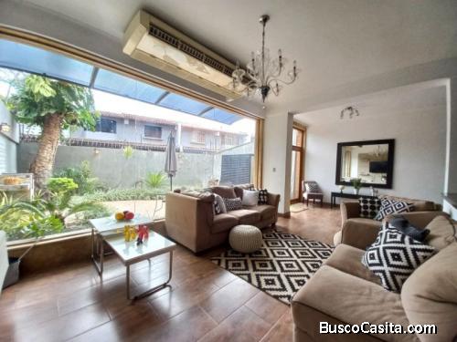 Hermosa Casa En Urb El Pedregal