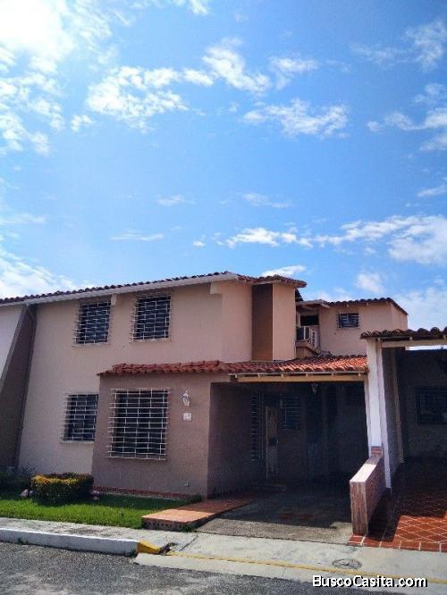 CASA EN CABUDARE URBANIZACIÓN PRIVADA CAÑA DORADA.