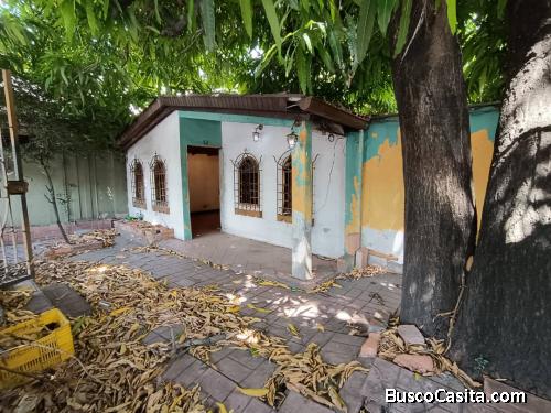 Casa Comercial En Av. Libertador a una Cuadra de Plaza La Cruz