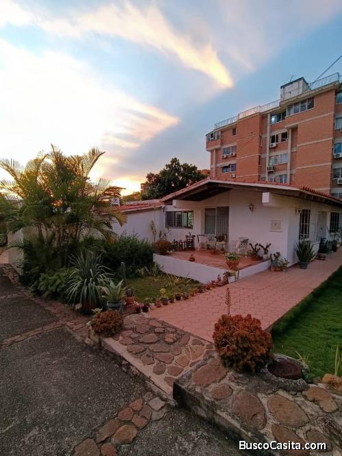 CASA EN ESTE DE BARQUISIMETO CERCA DEL CC RIO LAMA
