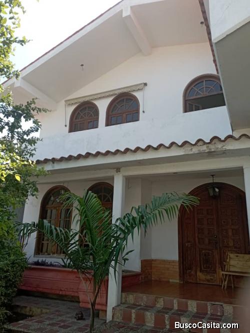 EXCELENTE OPORTUNIDAD DE INVERTIR EN UNA HERMOSA CASA QUINTA EN CABUDARE, LA MATA