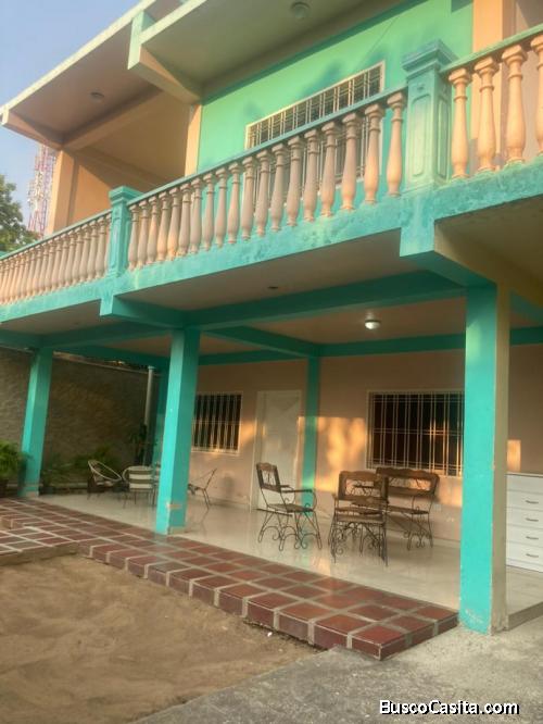 Eglée Suárez Vende Casa de dos plantas en Los Caobos.