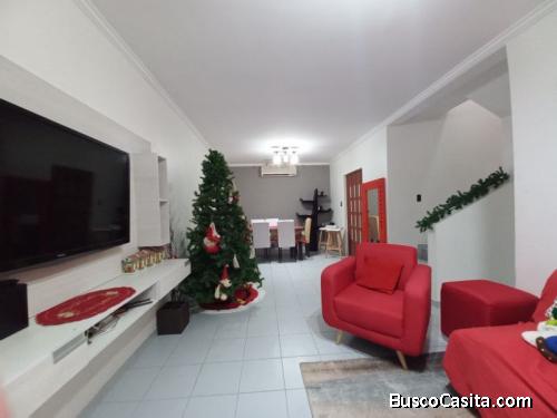 TOWNHOUSE CON LOCAL EN EXCELENTE UBICACIÓN RESIDENCIAL Y COMERCIAL DE CABUDARE