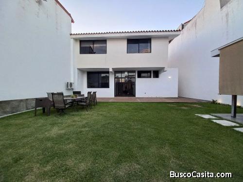 SORAYA BLANCO VENDE HERMOSA Y ACOGEDORA CASA EN EL EXCLUSIVO CONJUNTO *LA SEGOVIANA*