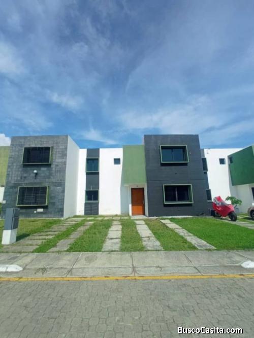 Espectacular Town House Obra Gris Urb el Bosque