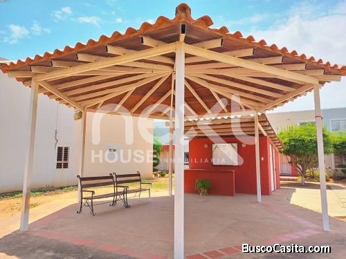 TOWNHOUSE EN VENTA CAMINOS A LA LAGUNITA MARACAIBO NEXT 265 ELIDA HERNANDEZ TELF.0424-6072709