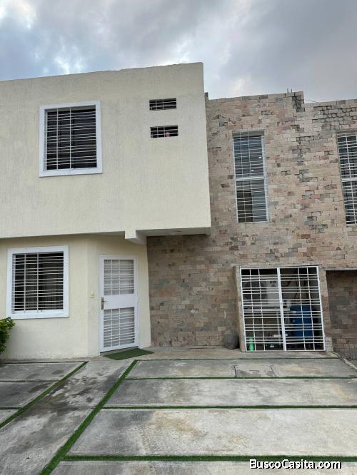 ESPECTACULAR CASA EN URB VILLAS DEL CARMEN