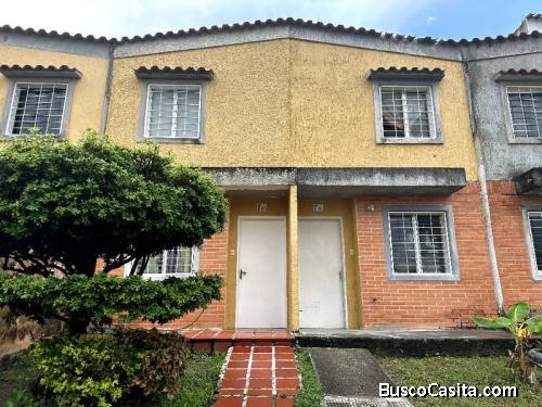 En Venta Town House en Urb. Calicanto Zona Ind. El Recreo 