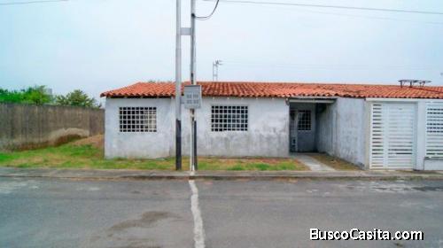 Casa en venta, en obra gris con excelente ubicación