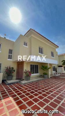 Town House venta maracaibo en  CANTA PIEDRA zona norte 180424