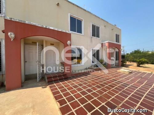TOWNHOUSE EN VENTA CAMINOS DE LA LAGUNITA MARACAIBO NEXT 795 ELIDA HERNANDEZ TELF. 0424-6072709