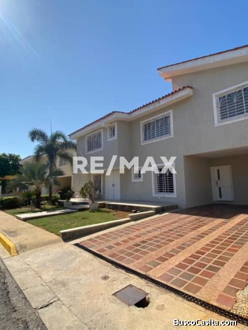 TowHouse en Venta Villa Hermosa Remax Millenium