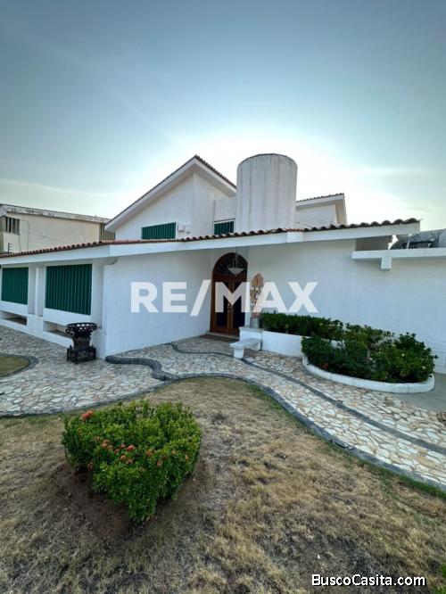 Quinta en Venta Urb. Los Olivos Remax Millenium
