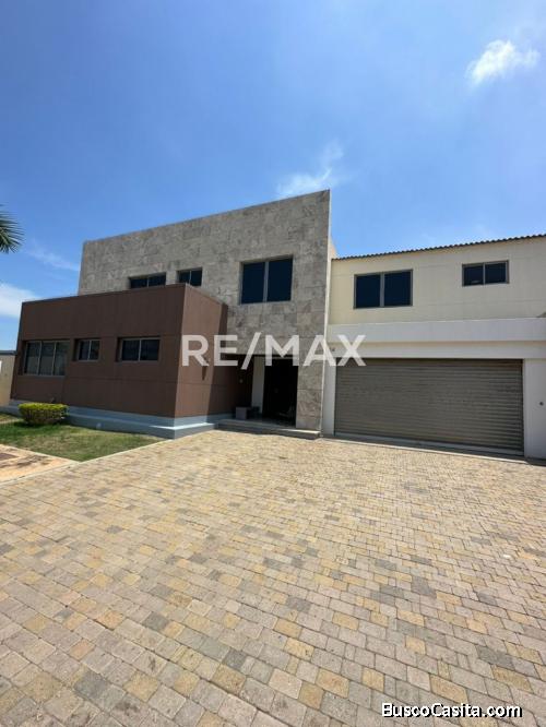 Casa En Venta. Villa La Vereda. Remax Millenium
