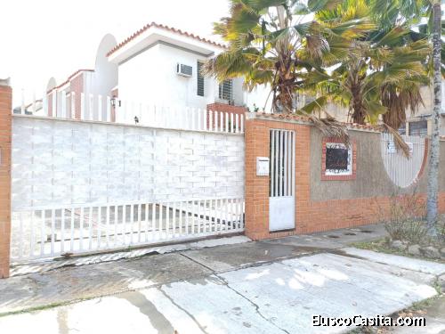 Edna Uzcategui VENDE  Amplia Casa-Quinta en Trigal Norte  