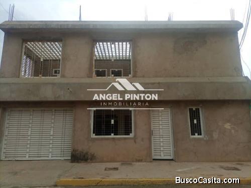 CASA EN VENTA EN LA URB SANTARCISIO LOS MODINES MARACAIBO SWUETTER API 7088