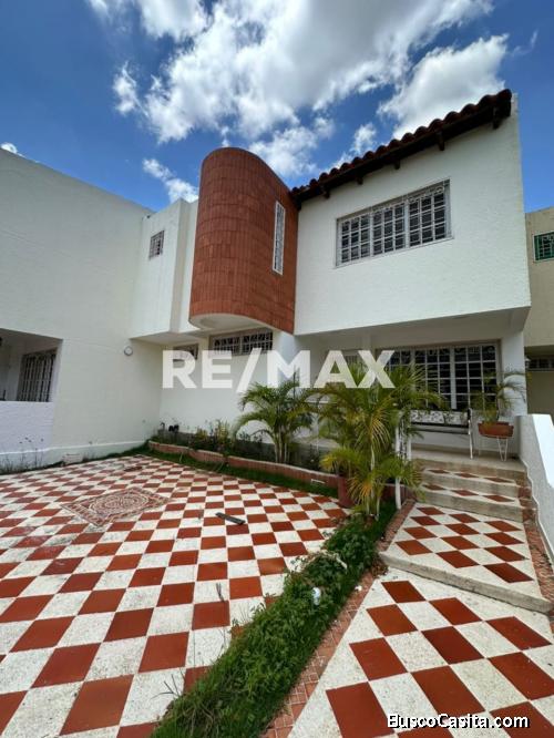 TownHouse en Venta Villas Las Trinitarias Remax Millenium
