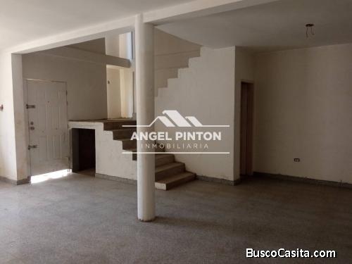 CONJUNTO CERRADO EN VENTA MARACAIBO SWUETTER API 6147