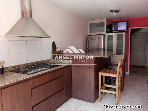 CONJUNTO CERRADO EN VENTA ZONA NORTE MARACAIBO SWUETTER API 6148