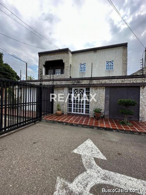 Casa Urb. La Gilcon. Remax Millenium