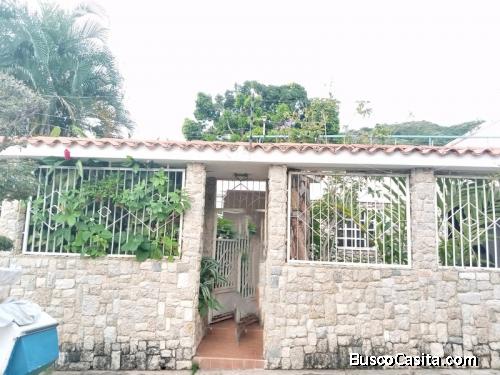 Marbella mendoza vende espectacular casa en trigal centro calle cerrada