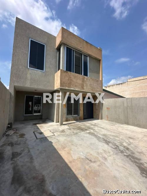 TownHouse en Venta La CoromotoRemax Millenium.