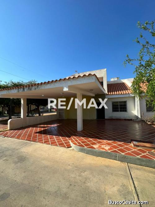 Townhouse En Venta Villa Sueño Real. Remax Millenium