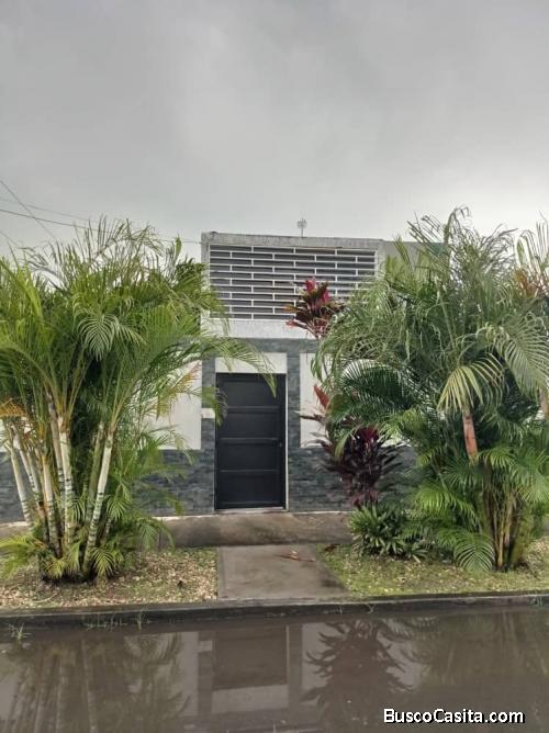 Edna Uzcategui VENDE  CASA DE 2 NIVELES EN PUEBLO DE SAN DIEGO SECTOR HACIENDA HIGUEROTE