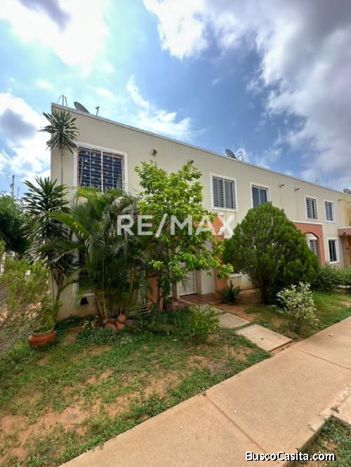 TownHouseVenta Villa Lagunita III Remax Millenium 