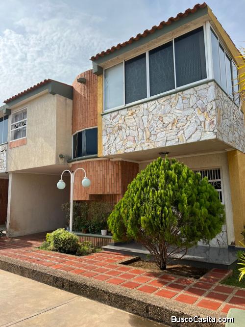 Townhouse en Venta Urb. Mara Norte III. Remax Millenium