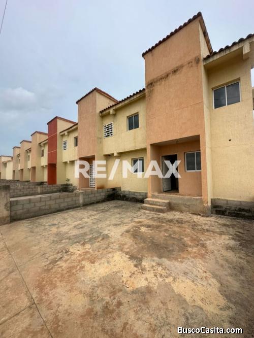 Townhouse en Venta. Villa Stephany. Remax Millenium
