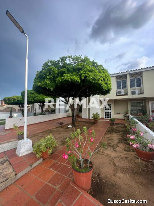 Townhouse en Venta. Villa Florencia. Remax Millenium