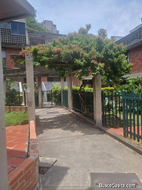 Townhouse de 203m² en venta en Los Chorros, ¡Excelente oportunidad de inversión!