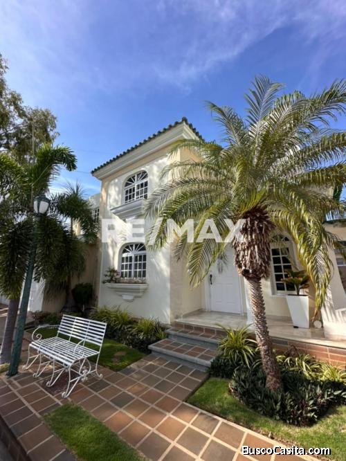 TownHouse-LagoCountry II. Remax Millenium...