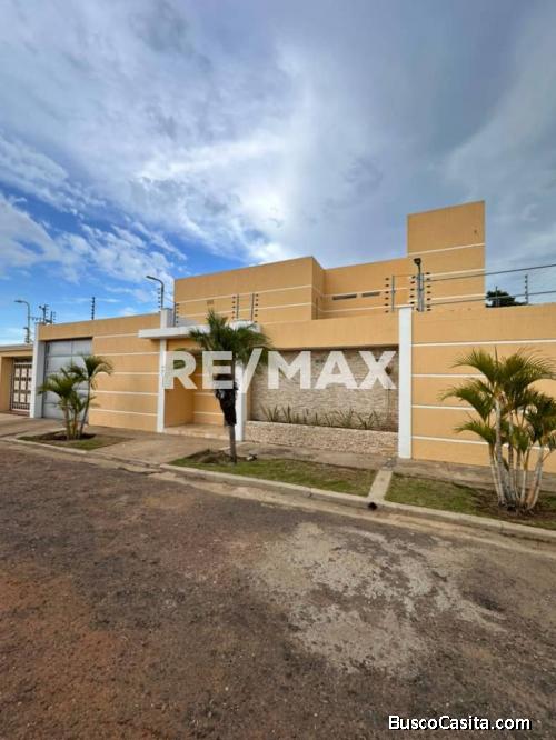Casa En Urbanización Rosal Sur. Remax Millenium