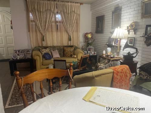 Excelente Casa-Quinta en venta. Situado la Urb. Horizonte. Municipio Sucre del Estado Miranda.