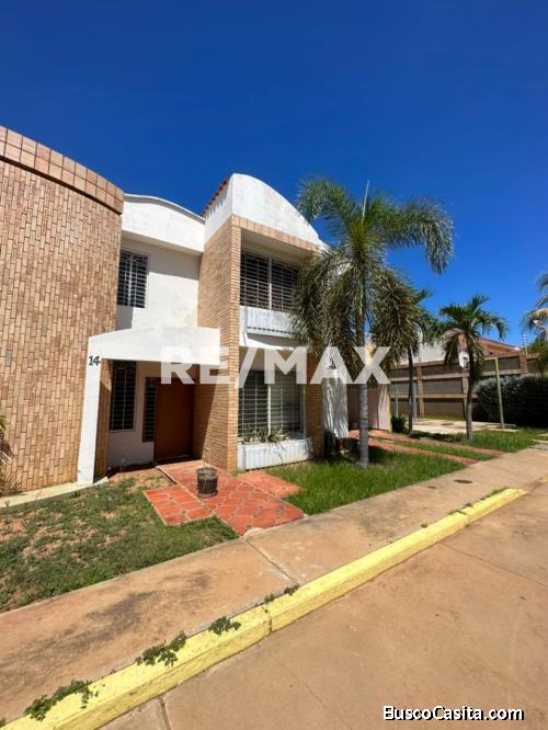Townhouse en Venta. Villa Alta Vista. Remax Millenium
