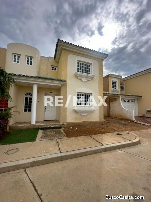 Townhouse Villa. Oasis III en Venta. Remax Millenium