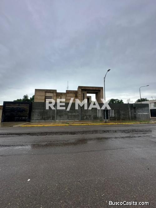 Casa En Venta Urb. Los Olivos. Remax Millenium