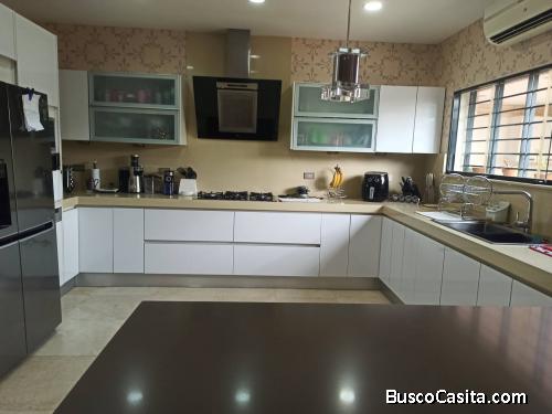 HERMOSA CASA REMODELADA EN VENTA EN EL TRIGAL, VALENCIA