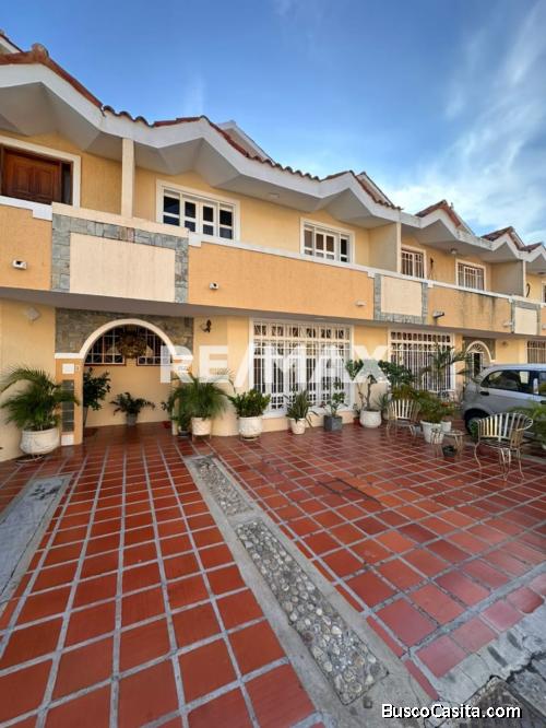 TownHouse en Venta Las Mansiones. Remax Millenium