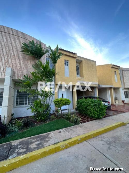 Townhouse En Bahía del Lago III. Remax Millenium