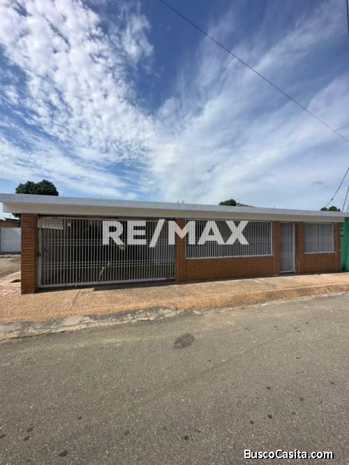 Casa En Venta Cuatricentenario. Remax Millenium