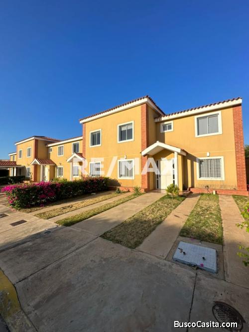 Casa Villa Lago Mar Beach. Remax Millenium