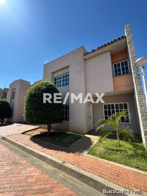 TownHouse en Venta Villa Arcoiris Remax Millenium[