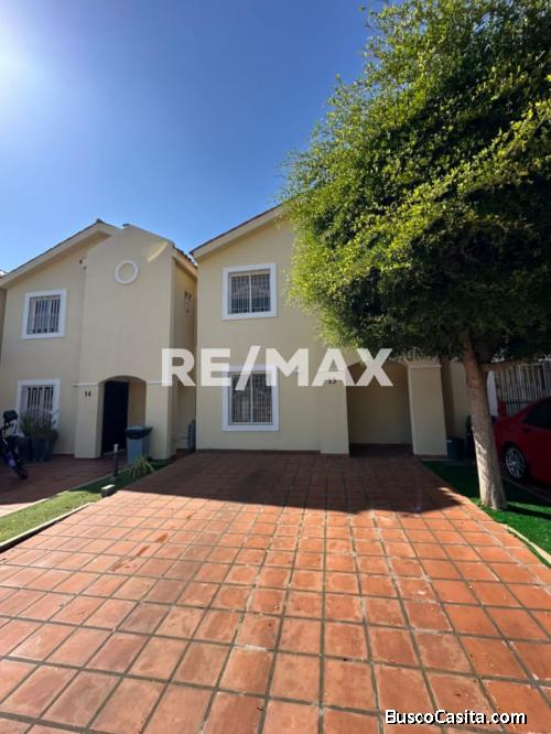 Townhouse en Venta Villa. Las Dunas. Remax Millenium